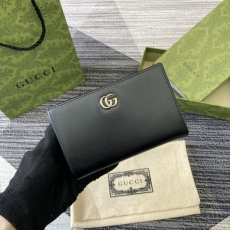 Gucci Wallets